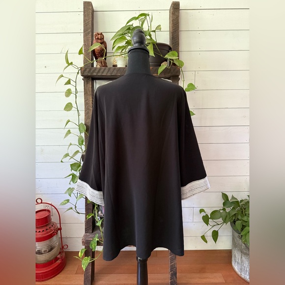 Black Tunic Shirt with White Lace Trim Detail - Picture 12 of 17